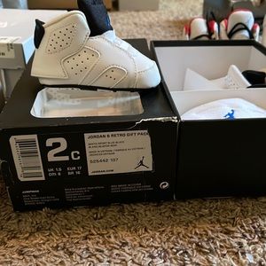 Jordan retro 6 gift pack